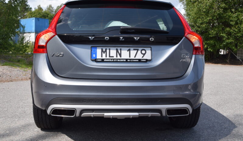 Volvo V60 Cross Country D4 AWD Geartronic Summum Euro 6 Skinn Svensksåld-17 full