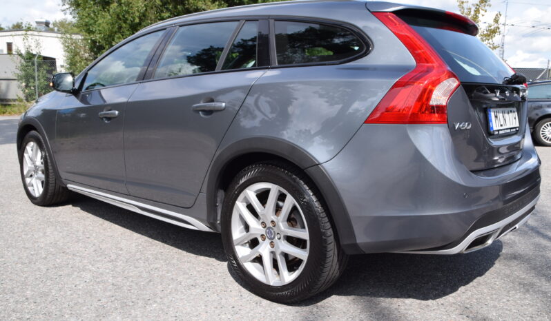 Volvo V60 Cross Country D4 AWD Geartronic Summum Euro 6 Skinn Svensksåld-17 full