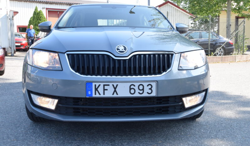 Skoda Octavia 1.2 TSI Euro 5 Aux 5_Dörrar Dragkrok Svensksåld-13 full