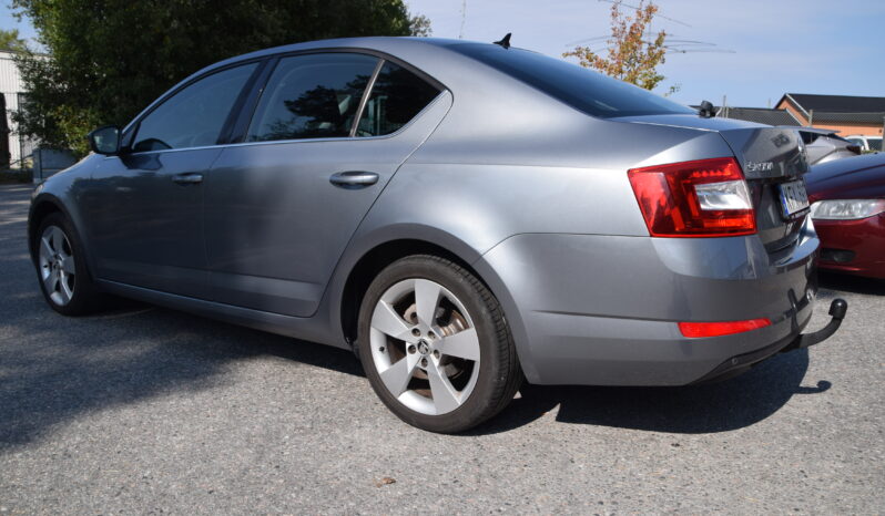 Skoda Octavia 1.2 TSI Euro 5 Aux 5_Dörrar Dragkrok Svensksåld-13 full