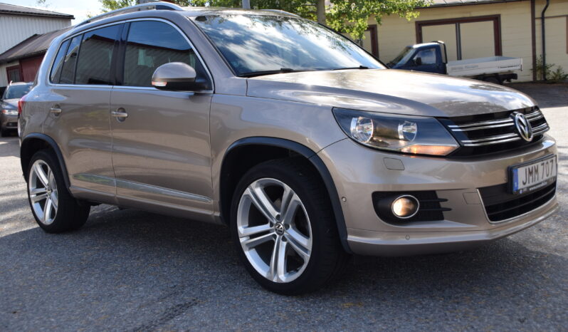 Volkswagen Tiguan 2.0 TDI 4Motion R_Line D_Värmare B_Kamera Svensksåld-15 full