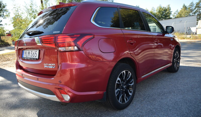 Mitsubishi Outlander 2,0 PHEV CVT Business Euro 6 360 Kamera Svensksåld-17 full