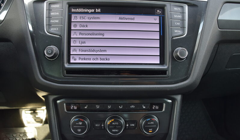 Volkswagen Tiguan 2.0 TDI 4Motion R-LINE Euro 6 Auto CarPlay Svensksåld-17 full