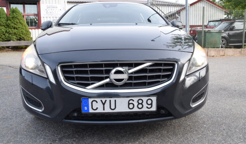 Volvo V60 D3 Momentum Taklucka Auto D_Värmare Euro 5 Svensksåld-12 full