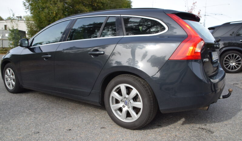 Volvo V60 D3 Momentum Taklucka Auto D_Värmare Euro 5 Svensksåld-12 full