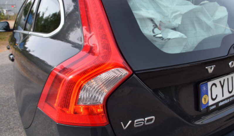 Volvo V60 D3 Momentum Taklucka Auto D_Värmare Euro 5 Svensksåld-12 full