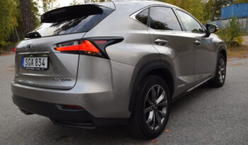 Lexus NX 300h AWD F Sport 2.5 Skinn E-CVT Euro 6 Svensksåld-15 full