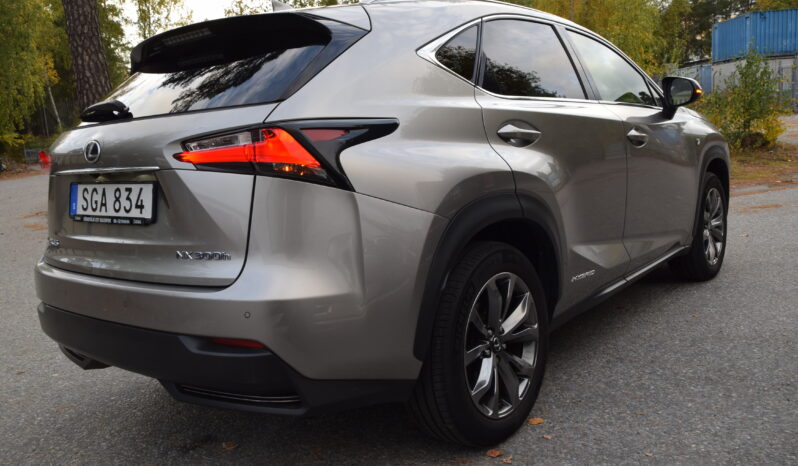 Lexus NX 300h AWD F Sport 2.5 Skinn E-CVT Euro 6 Svensksåld-15 full