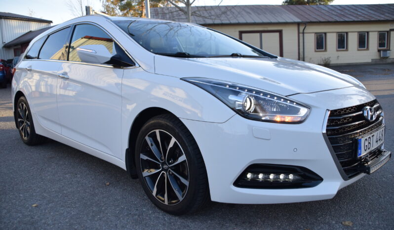 Hyundai i40 cw 1.7 CRDi DCT ComfortPlus Euro 6 B_Kamera Svensksåld-16 full