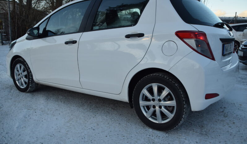 Toyota Yaris 1,5 Hybrid e-CVT Life Euro 5 Sensor Bak Svensksåld-13 full