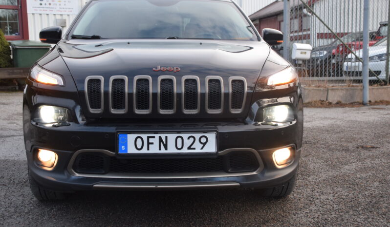 Jeep Cherokee 2.2 CRD 4WD Euro 6 Panorama Skinn Navi Svensksåld-16 full