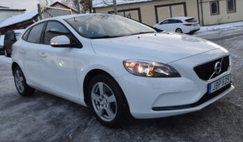 Volvo V40 D2 Geartronic Kinetic Euro 6 Auto D_Värmare Svensksåld-17 full