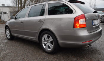 Skoda Octavia Kombi 1.6 TDI Elegance Euro 5 Auto Svensksåld-13 full