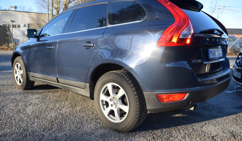 Volvo XC60 D4 Geartronic Momentum Euro 5 D-Värmare Skinn Svensksåld-13 full