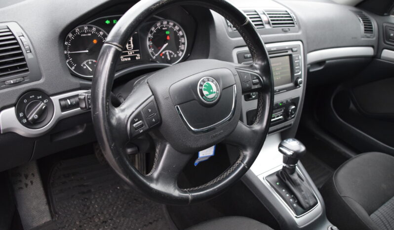 Skoda Octavia Kombi 1.6 TDI Elegance Euro 5 Auto Svensksåld-13 full