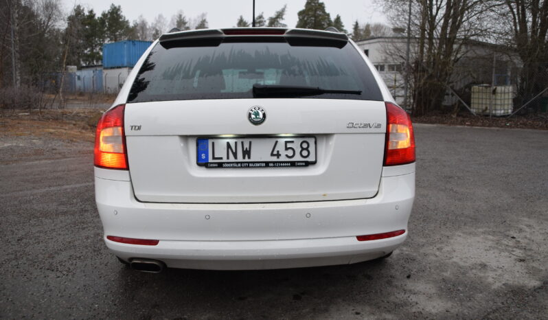 Skoda Octavia Kombi 1.6 TDI Elegance Euro 5 Auto Svensksåld-13 full