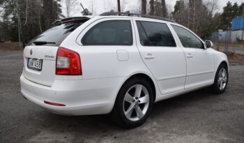 Skoda Octavia Kombi 1.6 TDI Elegance Euro 5 Auto Svensksåld-13 full